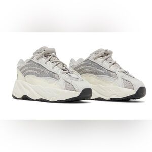 Adidas Yeezy 700 V2 White Static Size 9.5K toddler kids Infant HQ6967 Boost